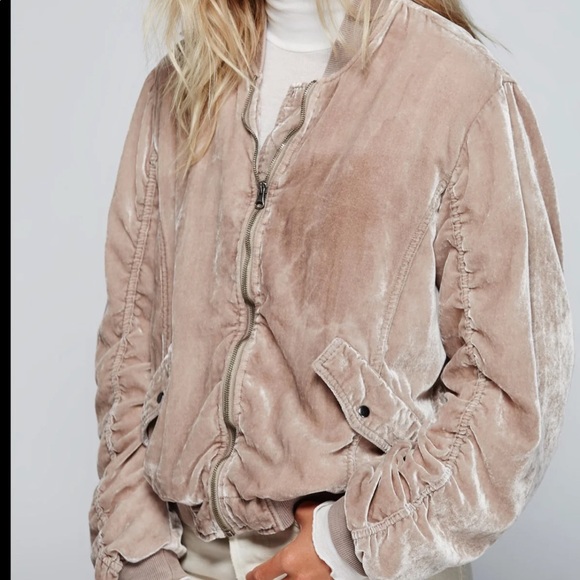 Free People Jackets & Blazers - Free People Tan Bomber Jacket